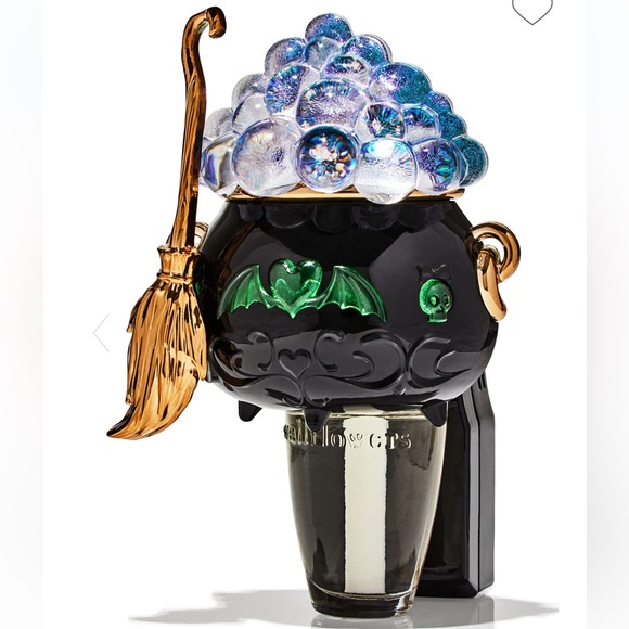 Bath & Body Works Witch’s Cauldron Wallflower Plug - Picture 4 of 5
